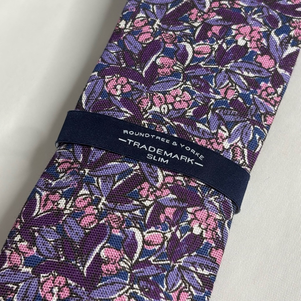 NEW! Roundtree & Yorke Purple Floral Slim Tie